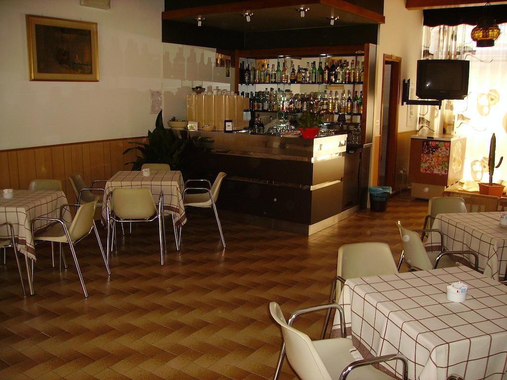 Hotel Villa Tua Риччоне Экстерьер фото